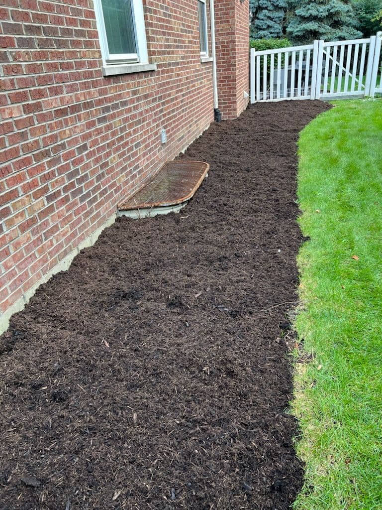 Park Ridge Landscaping Transformation with New Mulch